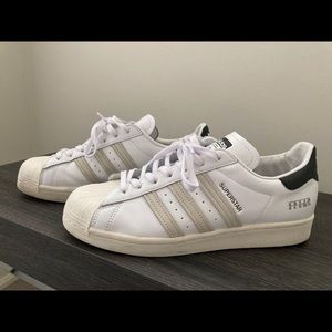Adidas superstars - size 10